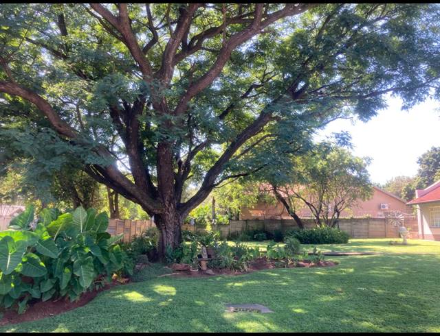 4 BEDROOM HOUSE FOR SALE IN PROTEA PARK